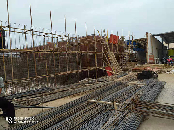 ���̰���