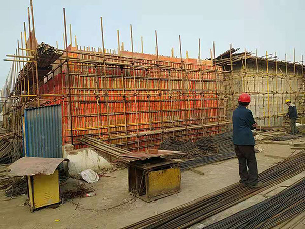 ���̰���